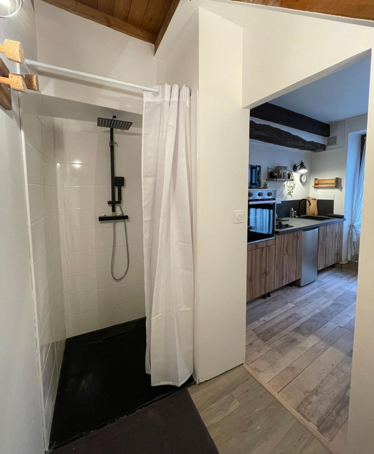 "La Petite Maison" Triplex Au Centre Ville - Les Terres Du Roy Avallon Exterior foto