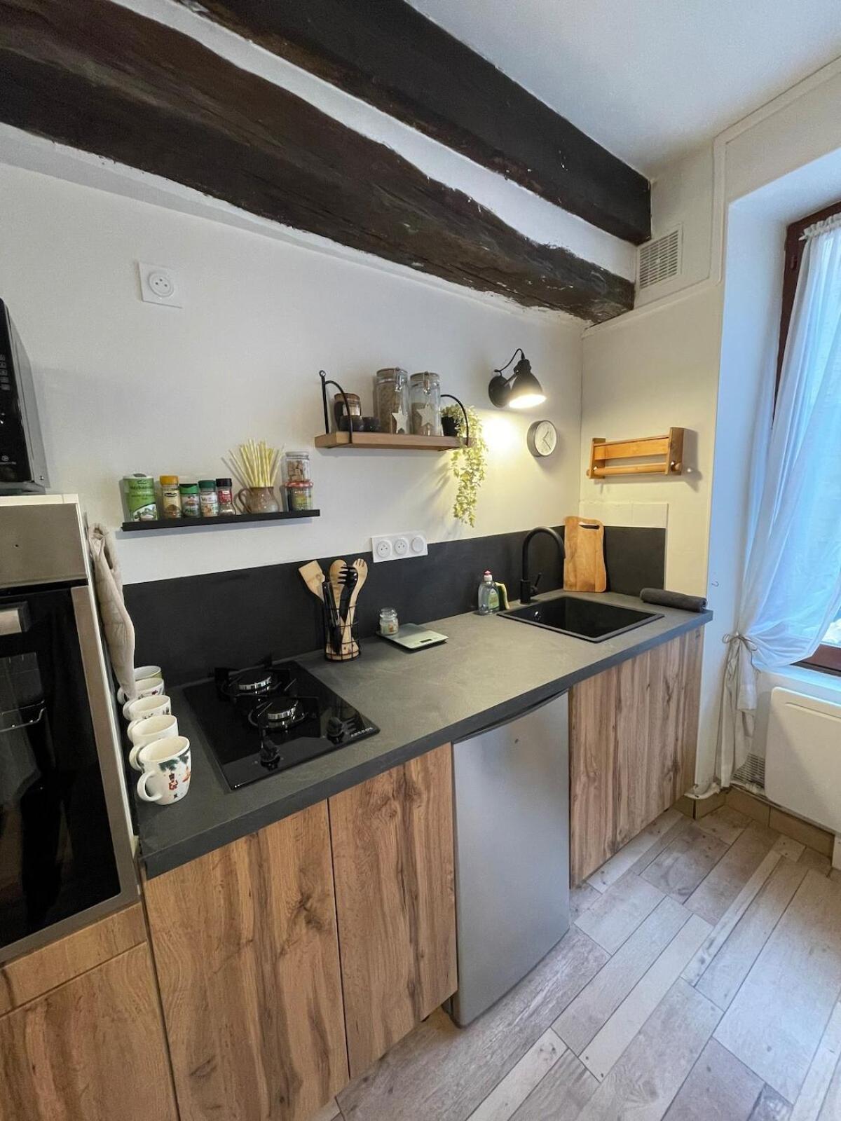 "La Petite Maison" Triplex Au Centre Ville - Les Terres Du Roy Avallon Exterior foto