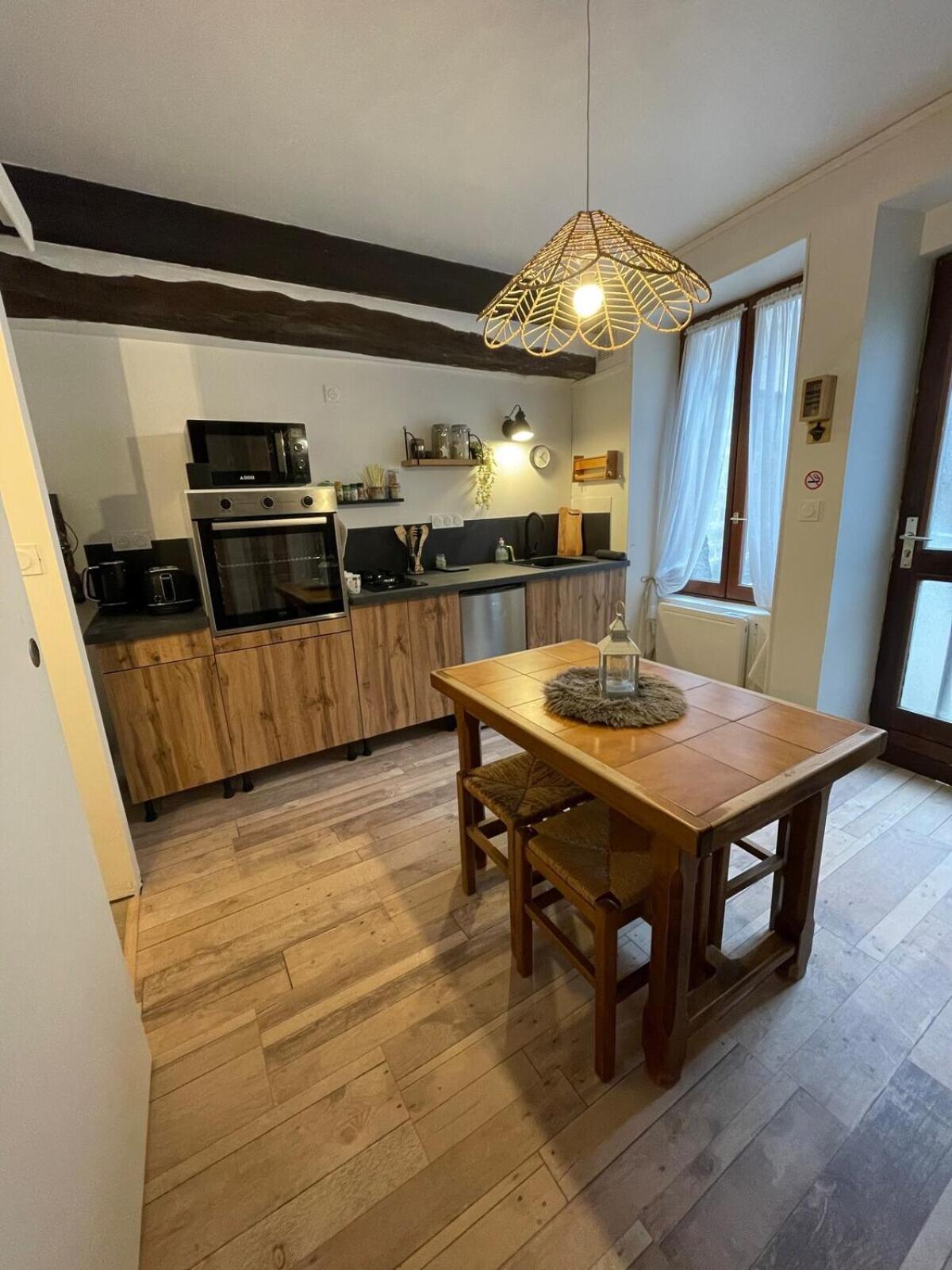 "La Petite Maison" Triplex Au Centre Ville - Les Terres Du Roy Avallon Exterior foto